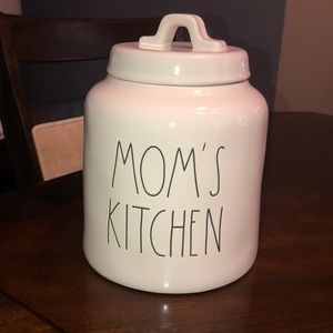 Rae Dunn moms kitchen cookie jar new